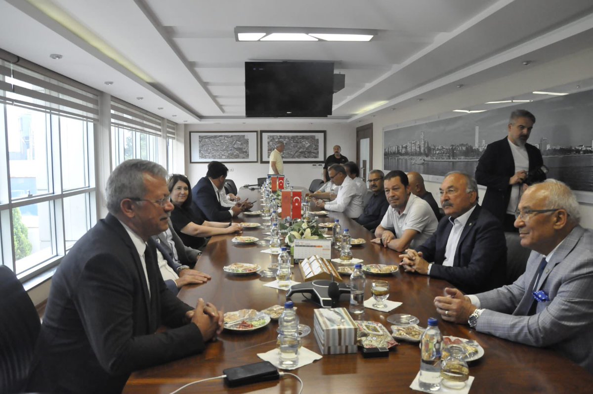 BKocamaz33's tweet photo. Akdeniz İlçe Başkanımız @bilgehan33_ ve arkadaşlarımız ile birlikte #MTOSB Yönetim Kurulu Başkanı Sayın Sabri Tekli’yi ziyaret ettik. Kendisine ve çalışan arkadaşlara sıcak karşılamaları için teşekkür ederiz. https://t.co/dfWfO4ZtsT