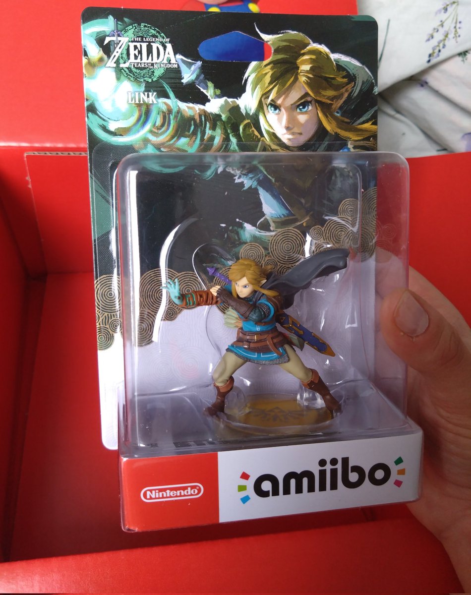 There he is 🤩
Game will arrive later today, which is good bc i gotta clean up the flat