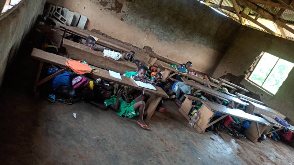 #AnglophoneCrisis; Because #Education is life, we plead w/ all to help children in the crisis affected regions of #Cameroon have their dreams of receiving quality #learning in a safe environment come real.
#TogetherWeCan #saveeducation #learningapriority #endanglophonecrisis