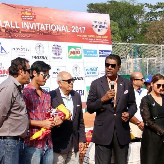 jaidip_mukerjea's tweet photo. When some of India's best graced the Premjit Lall Invitational organized by Jaidip Mukerjea Tennis Academy (JMTA)
@MirzaSania #vijayamritraj @imrandomthought
@SomdevD
#throwback #tennisacademy #tennis #tennistournament #jmta #premjitlall #premjitlallinvitational https://t.co/tvaohopzyA