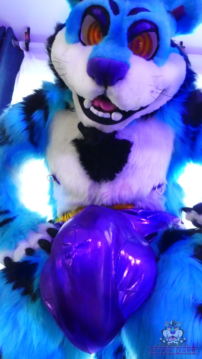 cb_afterdark's tweet photo. @NoNekoP @IsshTheMonster Big fan of a shiny, purple, bulge 💜 https://t.co/ZGKCgzjPvr