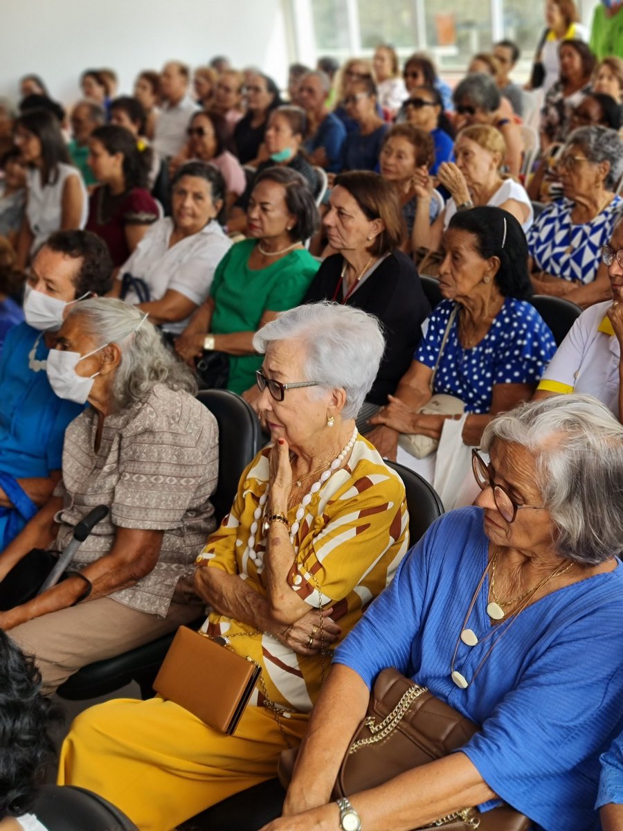 queiroz_raysa's tweet image. Que energia maravilhosa!  
Estar à frente do IPREV tem me proporcionado momentos únicos, como o dia de ontem: nossa programação de dia das mães. 

Obrigada Governador @carlosbrandaoma por esta oportunidade! 🙏