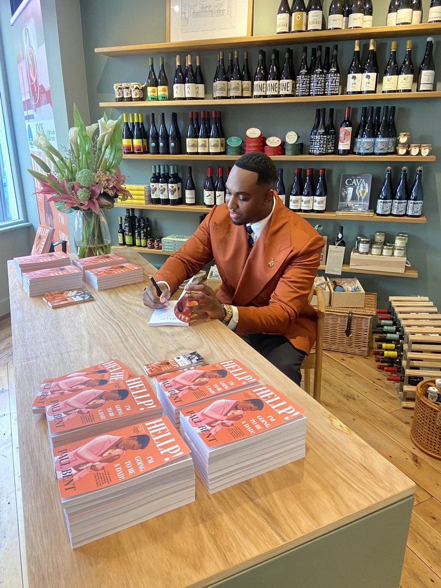 jessicammets's tweet photo. Enjoyed a sunny evening in Kennington  last night, at Paul Bent’s book launch of ‘HELLP! I’m going to be a dad!’ 😄 I’ve got my copy!

We’re so grateful that he has chosen to donate 5% of sales to @LondonYouth (as well as 5% to Action on Pre-Eclampsia)✨

@KFHproperty @PB_Speech https://t.co/ZpQ0XRthlC