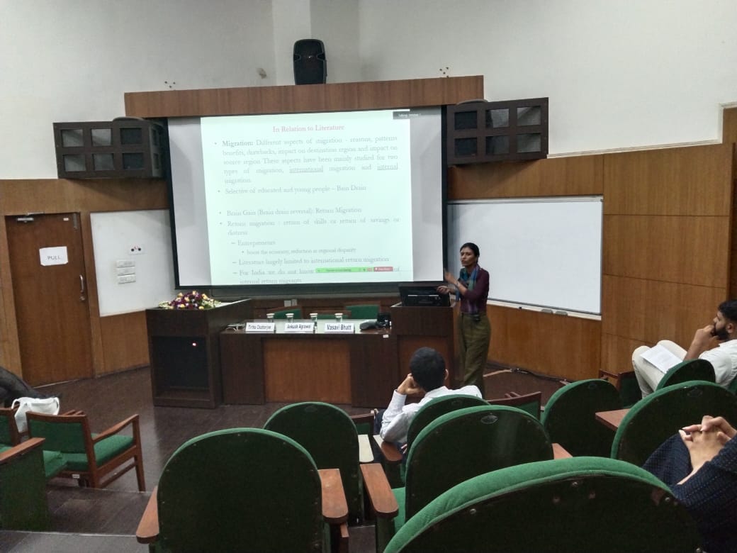 Igidr_Mumbai's tweet photo. Vasavi Bhatt(https://t.co/or42QmReea), Assistant Professor @IIM_Trichy presents a paper titled "Does it Benefit to Return? A Comparative Analysis of Return Migrants and Non-migrants in India". 

#AlumniConferenceIGIDR https://t.co/b0890Lthoi