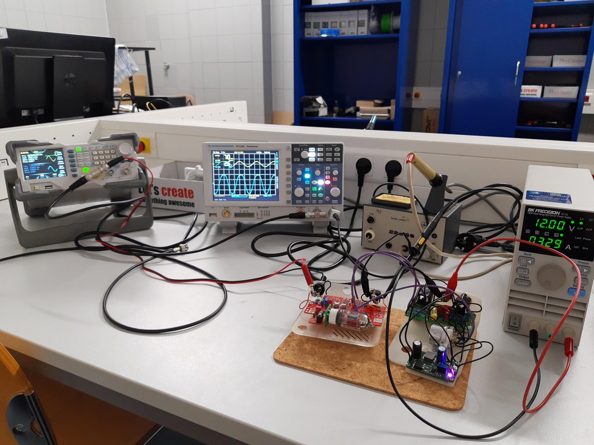 pazourek's tweet image. A few days ago I was messing with the tubes again. Guitar preamp with 2 switching converters for plate voltage and heater. So far it works. 🥳
#12AX7 #tubePreamp #preamp #smps