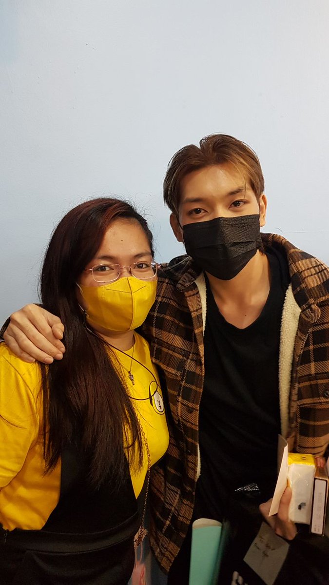 _sevsgirl's tweet photo. ✔️Fave PHP outfit, kaso wala akong soft copy HAHAHA sorry😭
✔️Fave pic ko with Sev, kasi ito pinaka matino at malinaw so far HAHAHAHAHAHA

2/2

PHPDINOSFORSEV WEEK
#PHPDinosForSev_RORwithSEV
#Sail2Pearlsland #PHP 
#Press_Hit_Play @PressHitPlay https://t.co/ItcqLQbiek