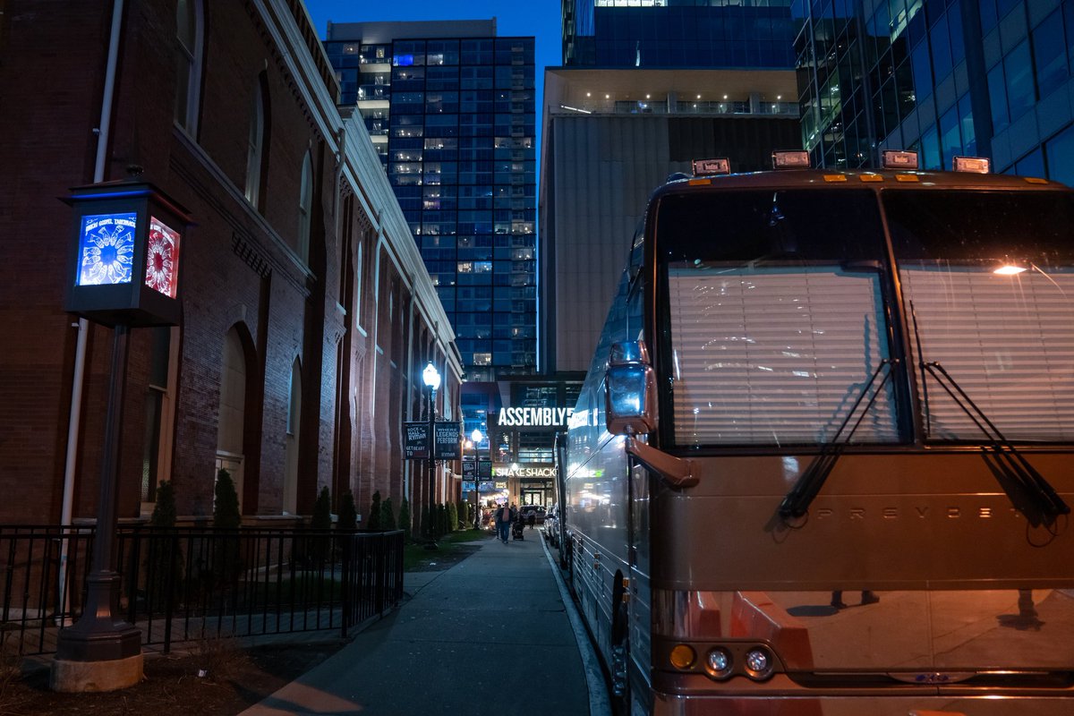 Come September 7, the bus is staying put as we hit Nashville as a part of Honky-Tonk Homecoming! The exclusive presale opens today at honkytonkhomecoming.com (use promo code HONKYTONK23) 📸 Rebecca Stone