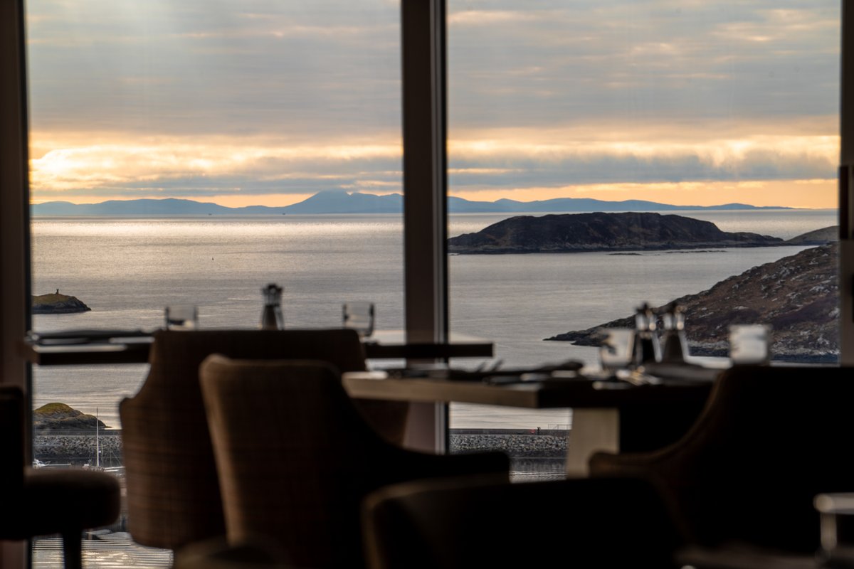 Inverlodgehotel's tweet photo. What are your plans for dinner this weekend?
Our restaurant with a view is waiting for you!
To make a reservation just call. https://t.co/IlBRAUEmr7