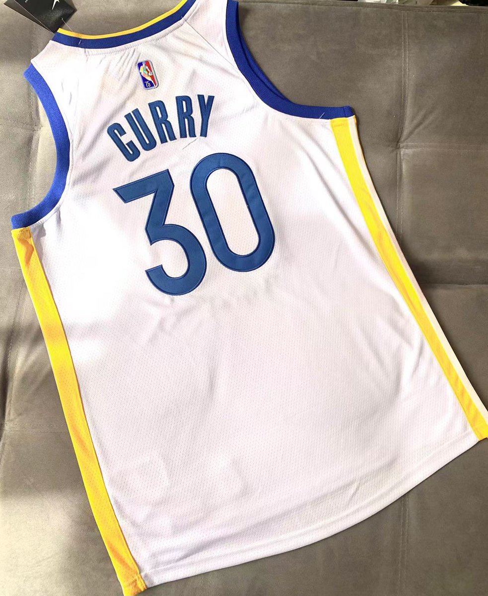 Si hoy los Golden State Warriors fuerzan hoy el Game 7, vamos a estar sorteando esta camiseta de Stephen Curry entre todos los que deis RT y nos sigáis a nosotros y a <a href="/PasionBasketNBA/">Pasion Basket</a> 

🤞🏻🍀