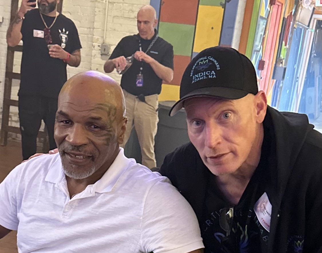 INDICALLC's tweet photo. 🖐🏼💚⛰️🔥
@itstyson20 @MikeTyson @veranobrands https://t.co/oXW6LgnSXf