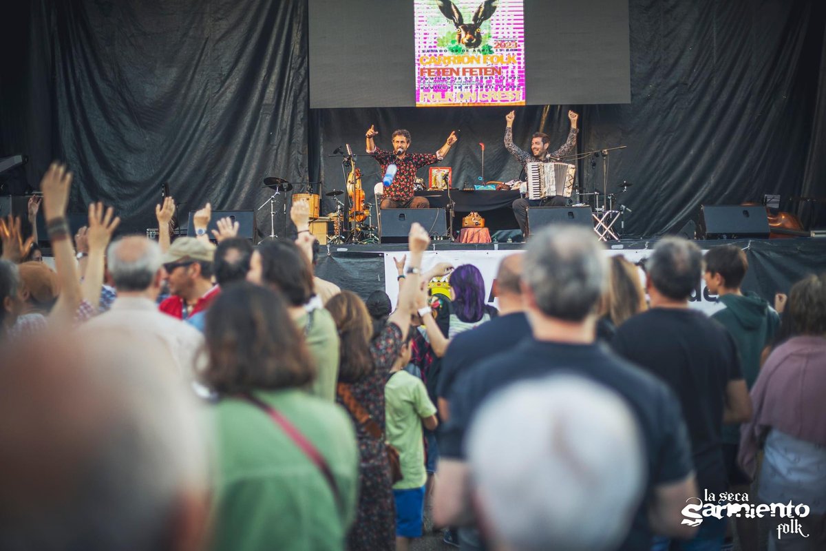 SarmientoFolk's tweet photo. 📷ÁLBUM OFICIAL XI SARMIENTO FOLK - Os dejamos algunas imágenes del festival!! Para ver galería completa pincha aquí 👉🏼 https://t.co/qIXbbs8Nqq Gracias, Gracias y mil gracias! @duofeten @carrionfolk @FolkOnCrest #Sarmientofolk #LaSecaesfolk #LaSecaescultura https://t.co/s1ZyCAH3Gm