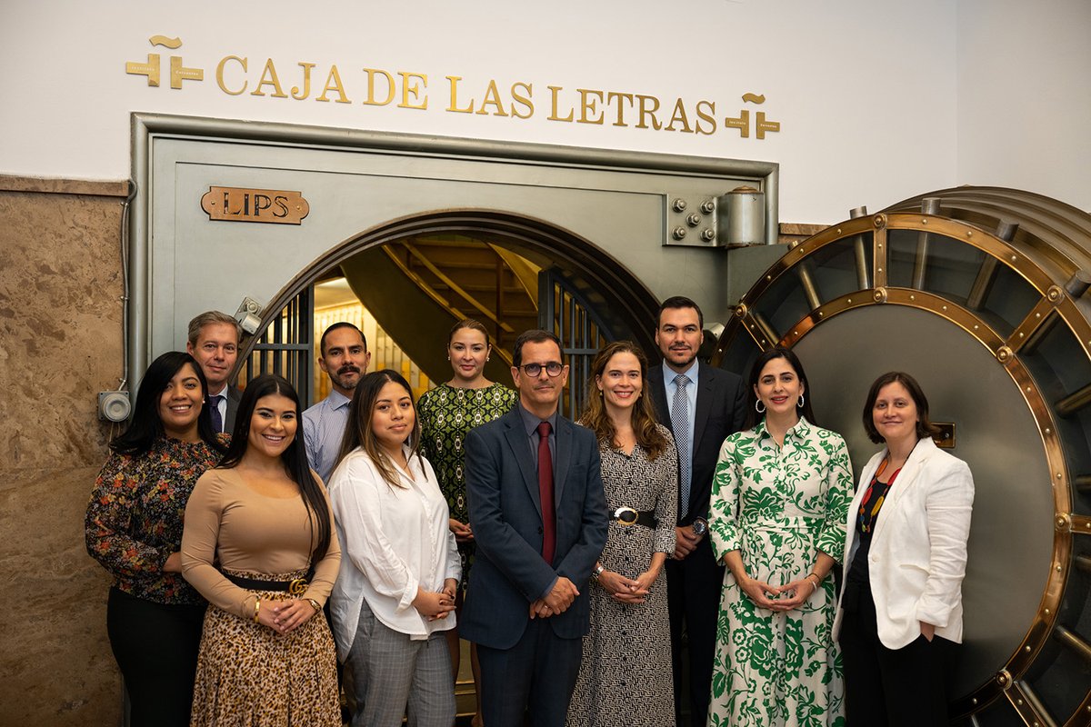 FundConEspEEUU's tweet photo. ¡Desvelamos las fechas de la edición 2023 del programa de #LíderesHispanos de #EEUU!

Del 22 al 28 de octubre recibiremos a una nueva delegación de jóvenes interesados en las relaciones 🇪🇸🇺🇸

#StayTuned porque muy pronto abrimos el proceso de selección >> https://t.co/XtJqXI6B6T https://t.co/wqFQVylJaI
