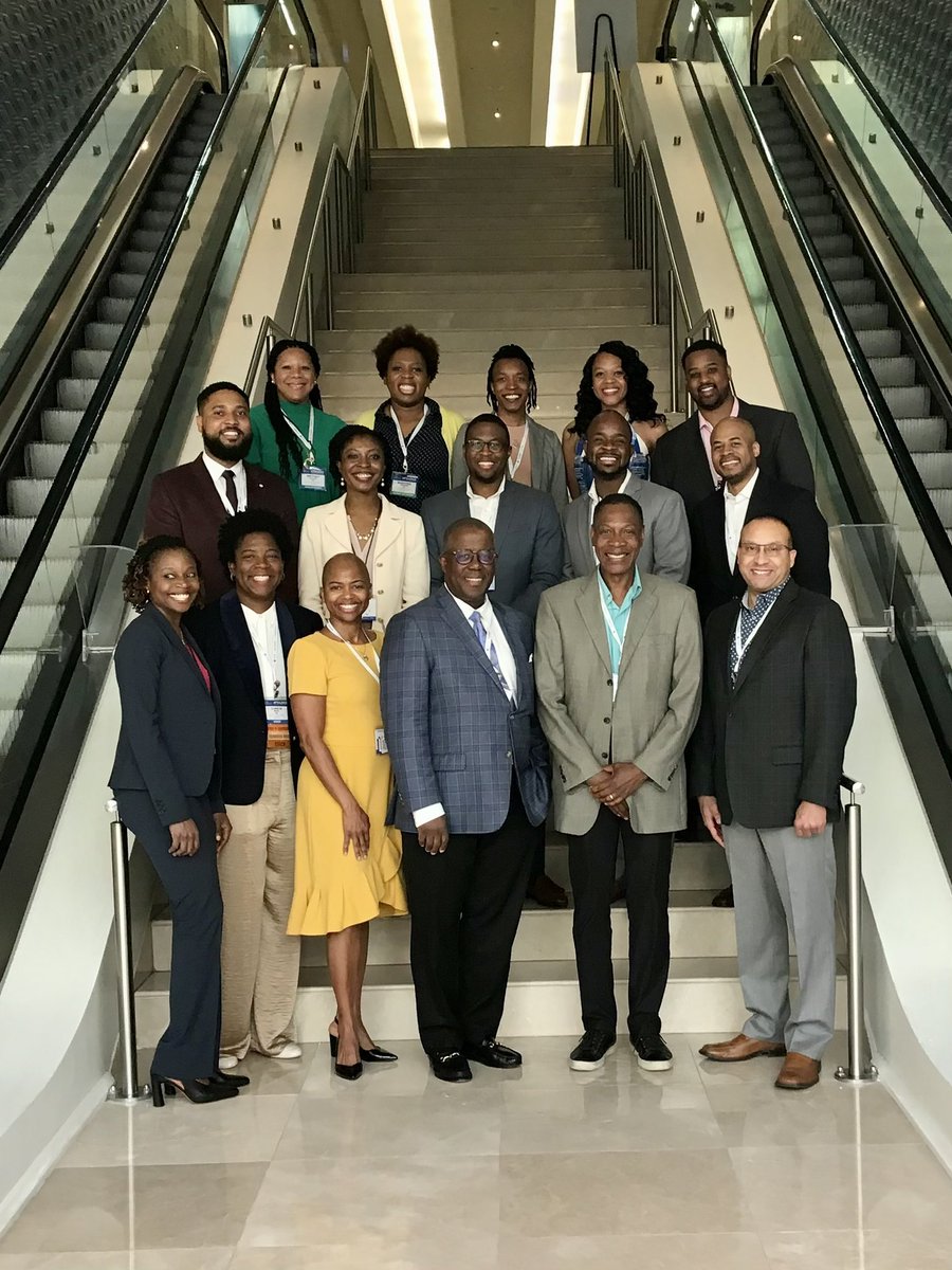 Community, support, mentorship, excellence, friendship. The next generation inspired &amp; supported by the current generation. ✨⭐️
#APSA23 <a href="/APSASurgeons/">APSA Surgeons</a> <a href="/SocietyofBAS/">Society of Black Academic Surgeons</a>