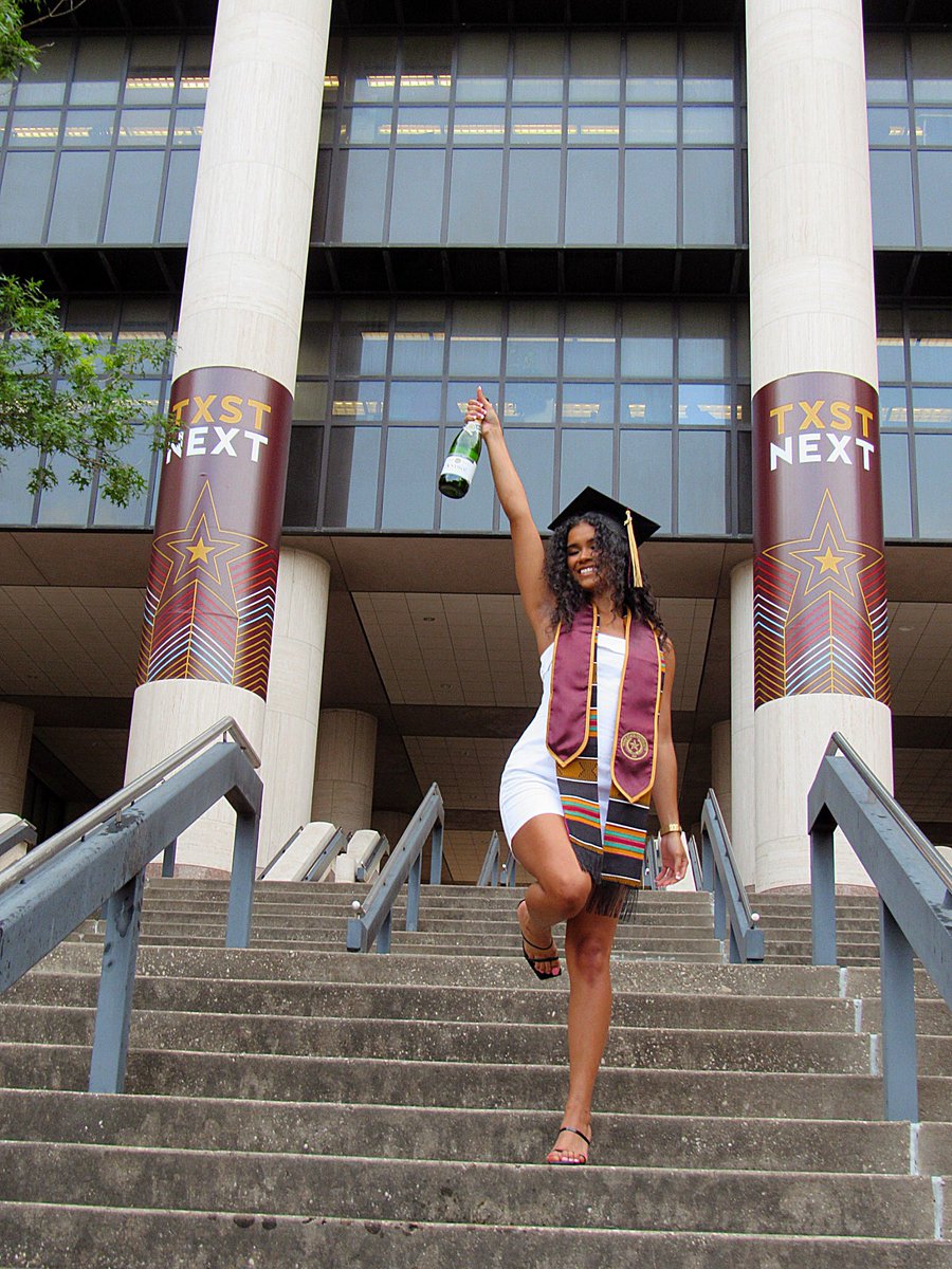 THAT GIRL  🍾🎓
•
•
•
Bachelors of Science in Health Science
Minor in Exercise and Sports Science
#EatEmUp