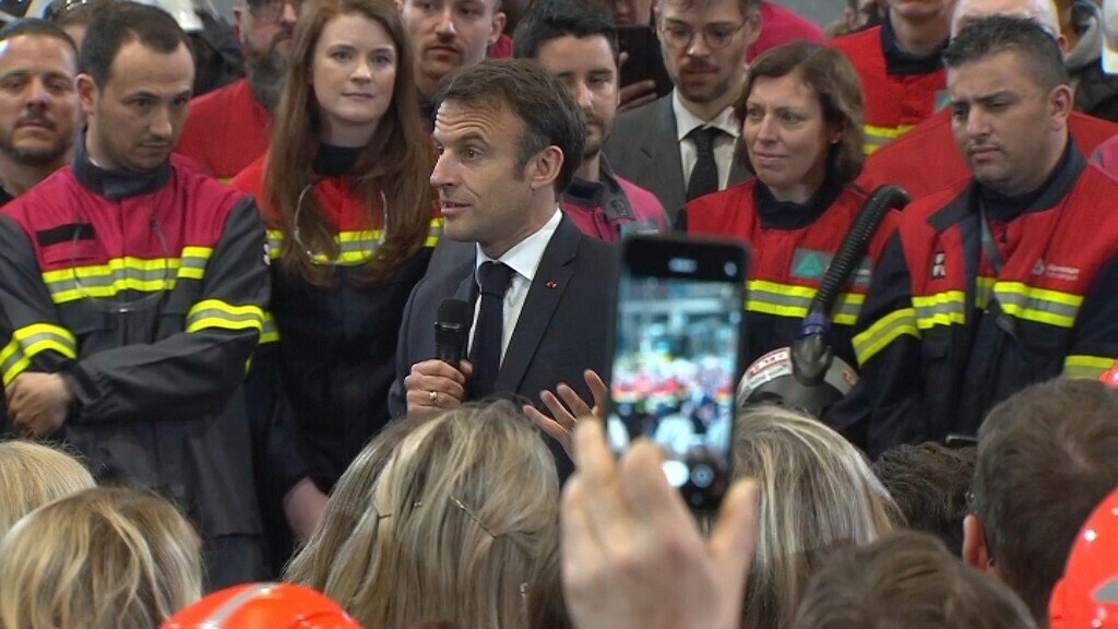 🔴 EN DIRECT
Batteries lithium: Emmanuel Macron annonce un investissement de 1,5 milliard d'euros entre Orano et le chinois XTC à Dunkerque
l.bfmtv.com/SKX
