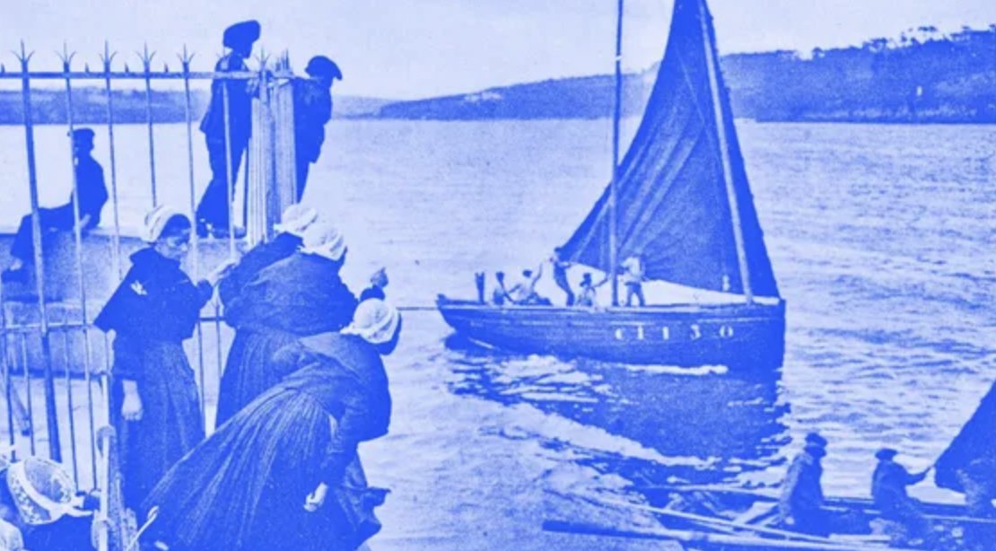 Ce soir, à 19h30, nous vous invitons à la Maison des Ensembles, au 3 rue d'Aligre, à Paris, pour la diffusion du documentaire sonore "Route Terre, voix de femmes de marins à Douarnenez", co-réalisé par Lorine Carton-Amor et Juliette Chartier (54 min, 2022). A ce soir !👋