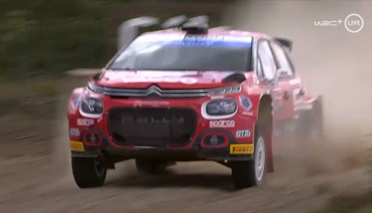 Missing front splitter in the #Rally2 cars of @AdrienFourmaux & @Rosselyohan in the afternoon stages of @rallydeportugal means that they will lose front grip due to more air entering under the car in the fast sections #WRClive #WRCliveES #WRCjp #RallydePortugal #RallyPortugal