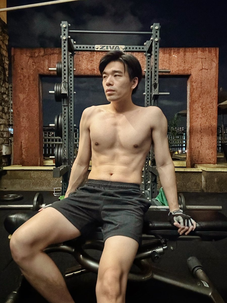 SeannyAw's tweet photo. TGIF! https://t.co/fHxfPdvIQv
