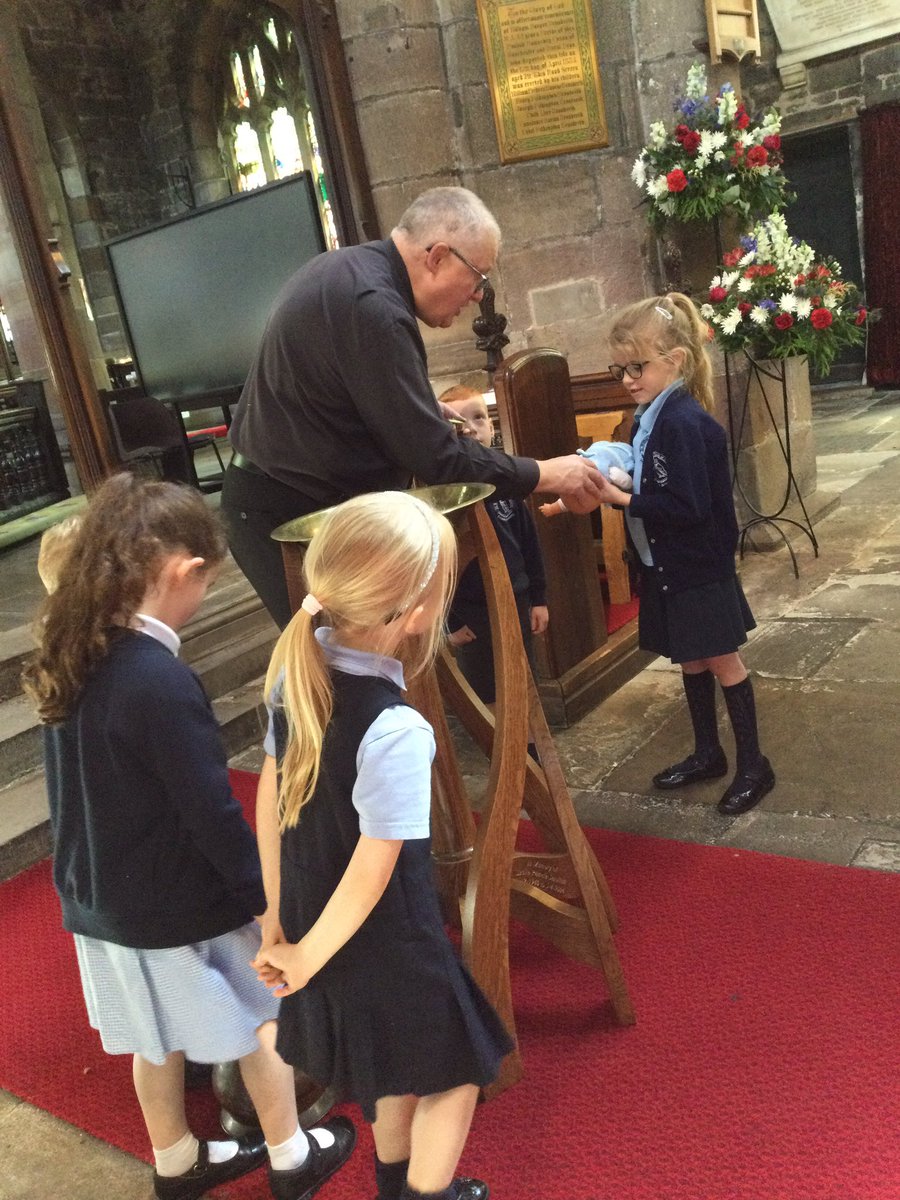 St_Wilfrids_1B's tweet photo. We have had a fantastic time at St. Wilfrid’s Church this afternoon. 
We have experienced a re-enactment of a baptism service from Rector Andrew. We have understood what it means to belong through exploring the celebration of baptism.
 @LT_Trust  @BDBofE @St_Wilfrids_CE https://t.co/1SgUTWTi8h