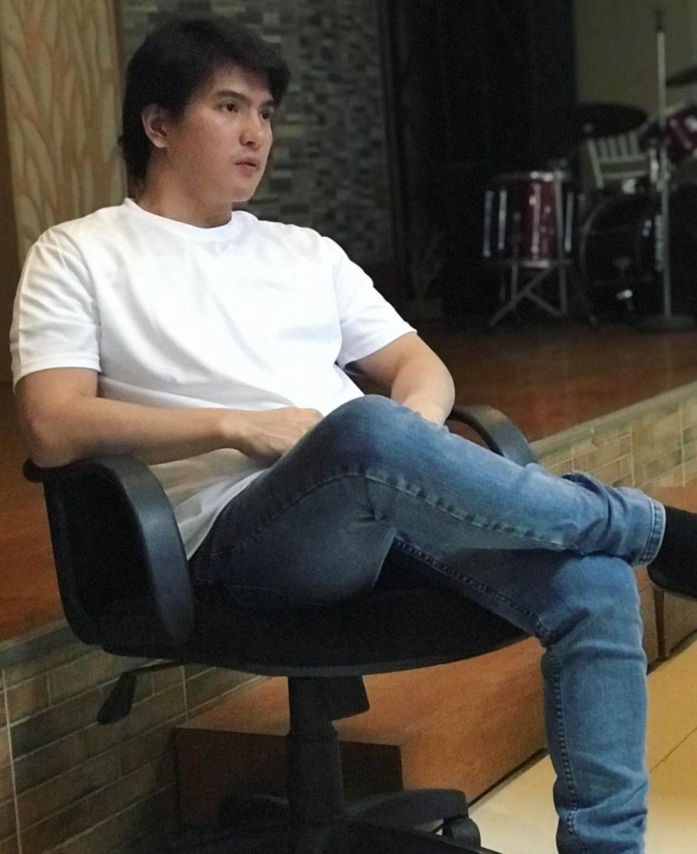 isang taong mapagpakumbaba sa kapwa ano man panghuhusga sabihin ng iba sa kanya

MYGZ QUEZON CITY

#HonoraryAwardMygzMolino