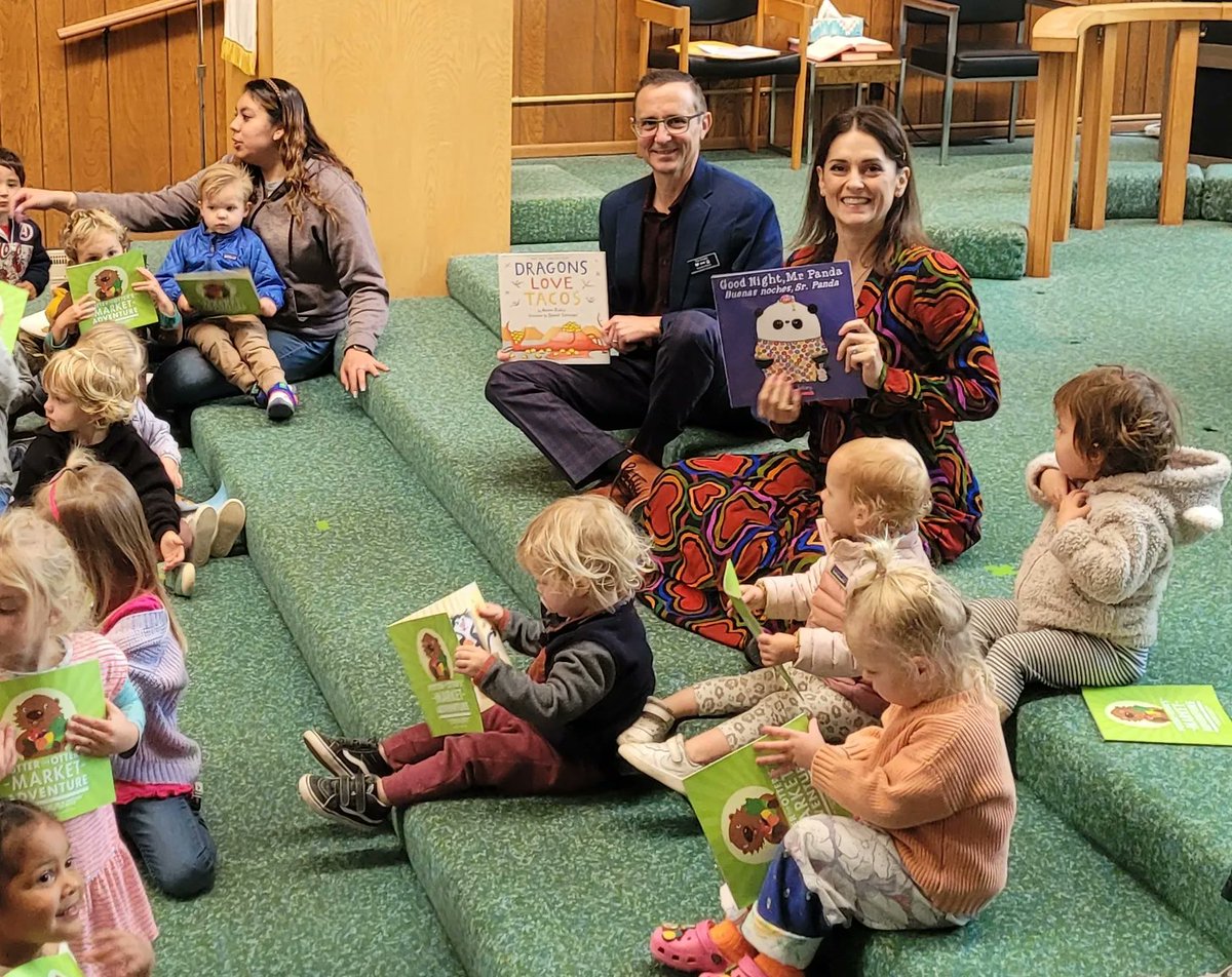 VCLeadership's tweet photo. Thank you to all of the VCLA alumni who took part in the @First5Ventura #Take5VC program, which encourages us to read, talk, and sing to the children in our lives. #OneWeekAgo #LatePost https://t.co/EuWzsD3NkO