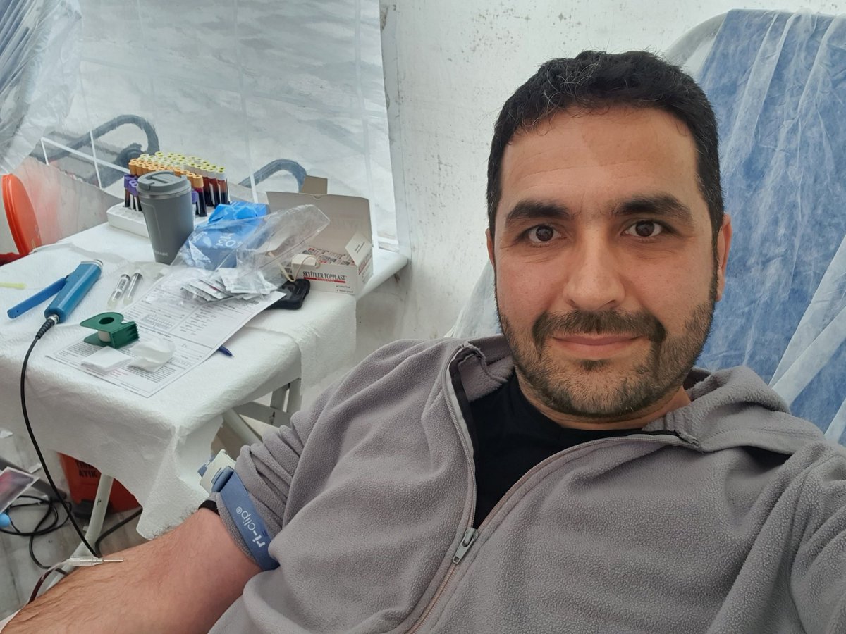 ceaytekin's tweet photo. @drkerem istifa haberini duyunca koşa koşa kan bağışlamak için geldim. 37. Bağışım https://t.co/WlrOFjDoI6