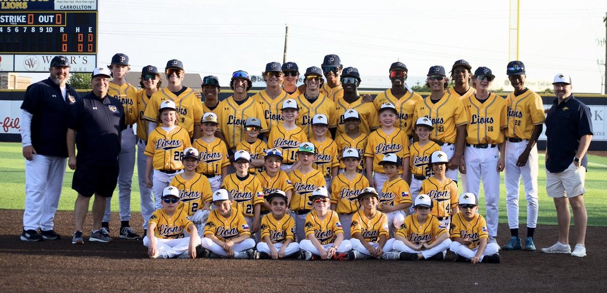 JimmyV29's tweet photo. Amazing year for the Lions… serving the community… honoring the past… pouring into the future… and serving the Lord.  Thanks to all for packing the house for our boys!  Thank you Seniors- you are loved!  See you at The Graham In 2024- @PCAAthletics Baseball. https://t.co/Y0VNej4UaJ