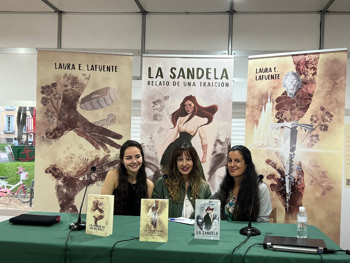 Enclmdiario's tweet photo. ➡️ Laura Lafuente presenta en la #FeriadelLibro de #Guadalajara sus cuatro novelas de la saga La verdad de los relatos 📚

https://t.co/d9FZFUES72 https://t.co/IqrThULziy