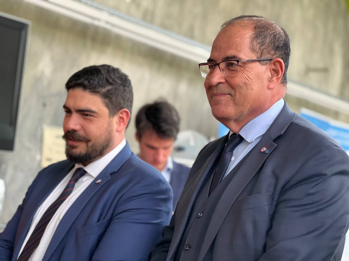 📷La première visite du coordinateur du projet de loi "industrie verte" et Président de la <a href="/AN_AfEco/">Commission des affaires économiques</a> , <a href="/guillaumekasba/">Guillaume Kasbarian</a> , après les annonces du Président <a href="/EmmanuelMacron/">Emmanuel Macron</a> , est réservée au <a href="/TechnopolArbois/">Technopole Arbois</a> quatrième mondial #cleantech en présence d' <a href="/al_petel/">Anne-Laurence Petel 🎗🇨🇵🇦🇲</a> et <a href="/jmzulesi/">Jean-Marc Zulesi</a> .