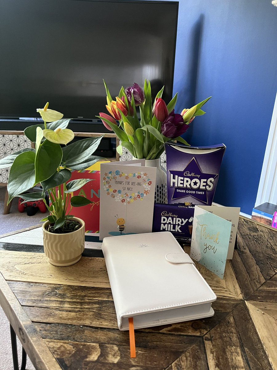 MissZLaw1's tweet photo. Some beautiful gifts from some of my year 11’s! I only cried about 5 times…. 😅 what a year group you are, I really will miss you all so much! 🩷🩵💛 https://t.co/49q6JQ5LSv