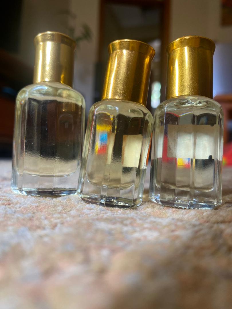 ang3lcharity's tweet image. Creed, Gucci Guilty and Baccarat perfume oils are available and ready to be delivered to your doorsteps. Let's step out this weekend smelling nice🤞