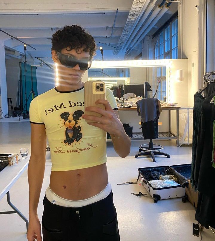 omar is back in his crop top era and I live for that