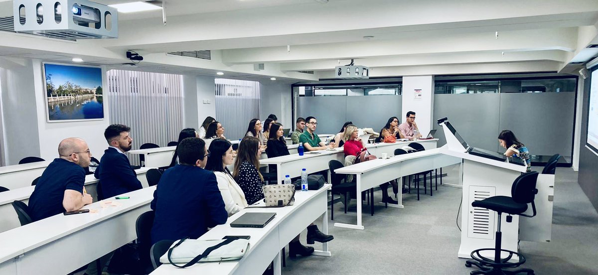 AEDTSS's tweet photo. Esta mañana tuvo lugar el IX Seminario de Investigadores en Etapa Doctoral de la Sección Juvenil de la AEDTSS!  Un encuentro durante el que cada participante ha podido explicar una síntesis o parte de la tesis doctoral que están desarrollando! ¡Enhorabuena a todos/as!👏 https://t.co/lEf5JcZ9Eq