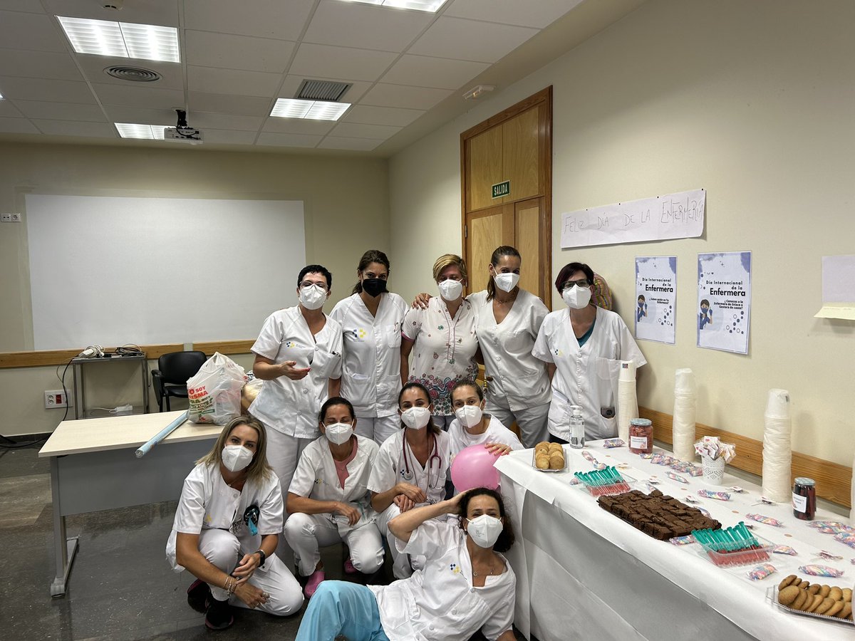 CentroDoctoral's tweet photo. Hoy estamos de fiesta!!! Feliz día a todas las #enfermeras y a todos los enfermeros del mundo. Todos y todas son importantes, su papel es clave para un mundo más sano, más humano, más solidario. Las enfermeras son el presente y el futuro del cuidado de la salud  #CSDoctoral https://t.co/KDsJDdigtQ