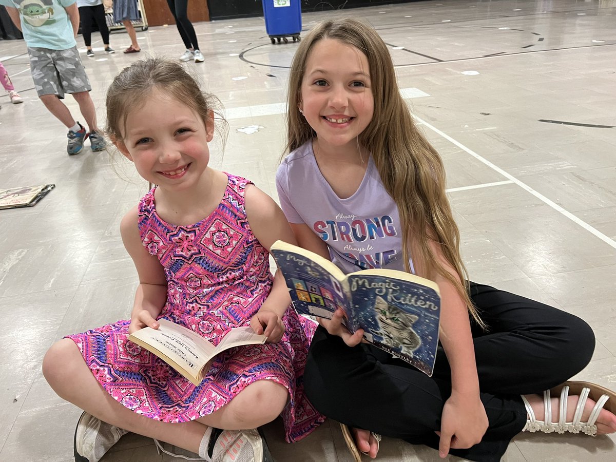 MrsRobinsonread's tweet photo. Reading Club Celebration!!
#needtosucceedcecs 
#wearelakota 
@Creeksidetweet https://t.co/347ak13Jq6