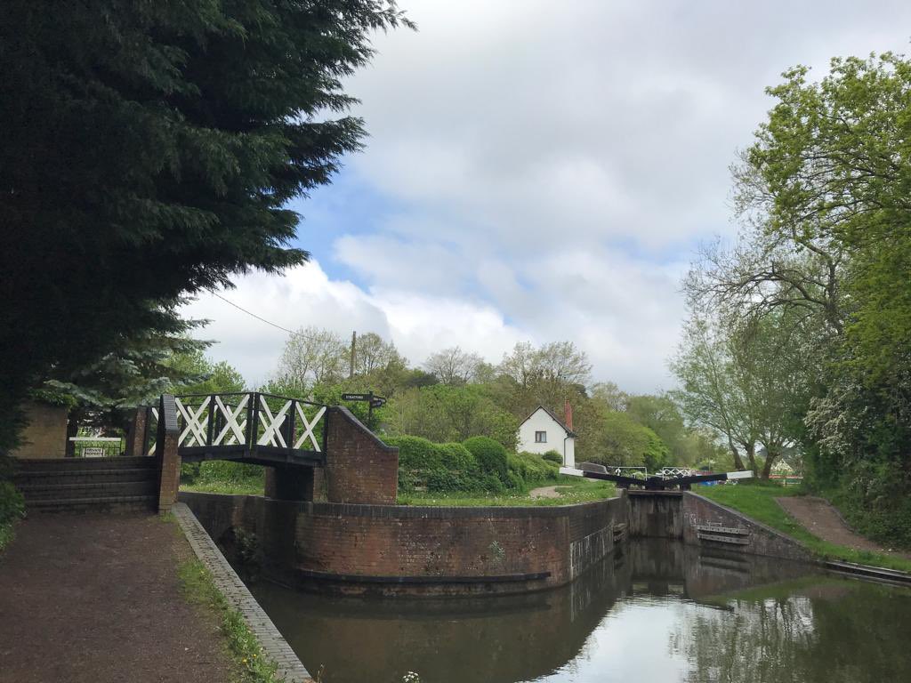 GeraghtyJanis's tweet photo. Lovely trip today to the top of #hattonlocks #boatsthattweet https://t.co/L4WsFUioWr