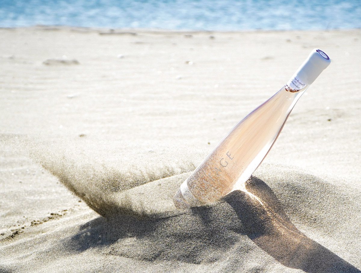 DomaineLafage's tweet image. Gallica certainly falls into place ! 😉
Its 2022 vintage is already holding 90 points and an eulogistic comment from @JamesSuckling , who highlighted its &quot;succulent finish&quot; ! 😍 

#jamessuckling #90points #gallica #rosé #succulent #wine #photo #vin #award