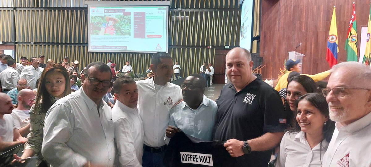#OrgulloCafetero || Por tercera vez el caficultor nortesantandereano Domingo Torres, rompe récord en la subasta internacional.

En esta ocasión el café de Domingo ha sido subastado por un valor de $120,50 por Koffee Kult, Estados Unidos 💰🍒☕✅ #LaCalidadSiPaga