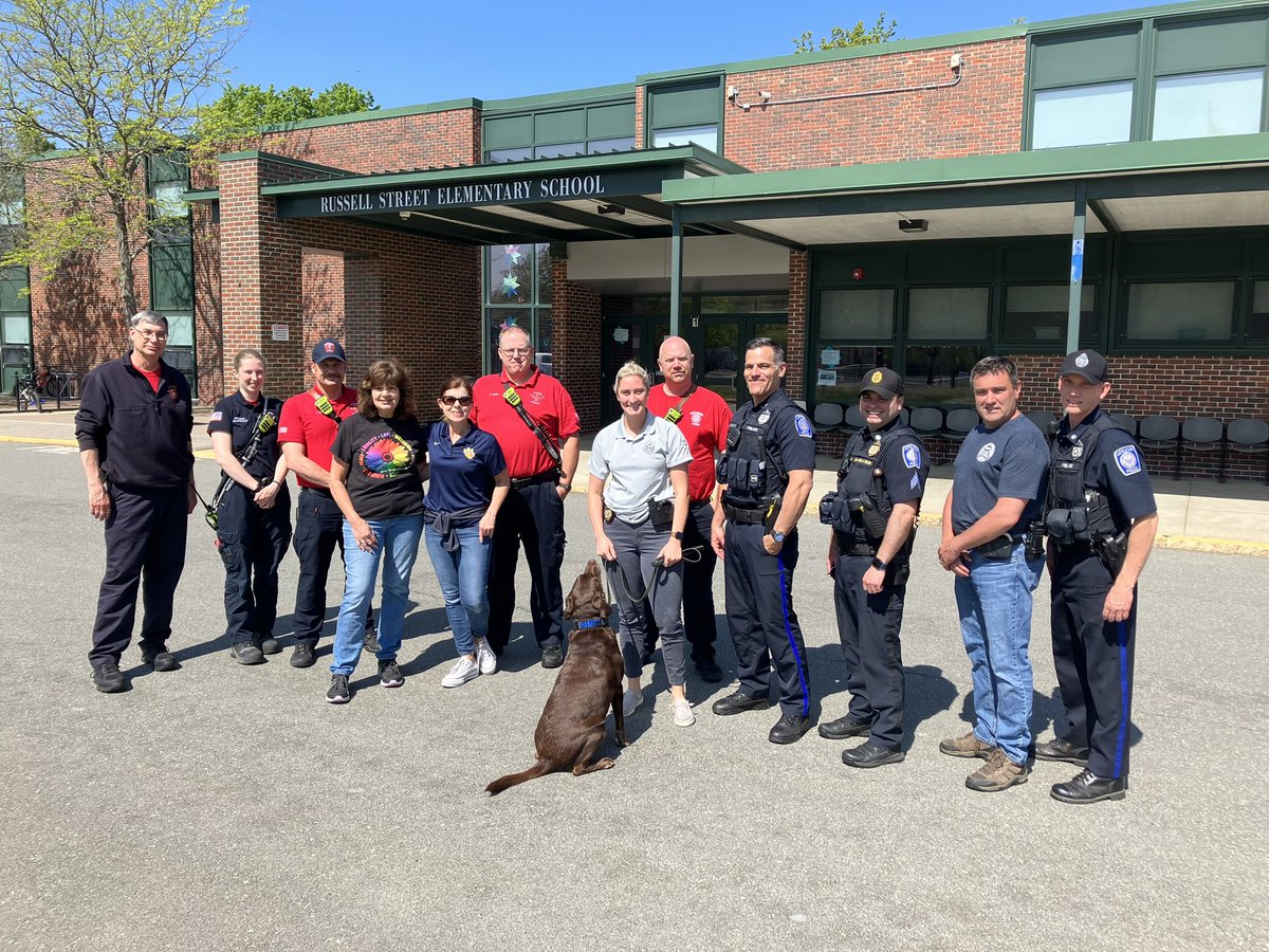 RSS_Littleton's tweet photo. So grateful for the LPD and LFD for their help and guidance with the RSS ALICE Safety Drill today.  Our students and staff did an excellent job. https://t.co/KTwnFapxKU