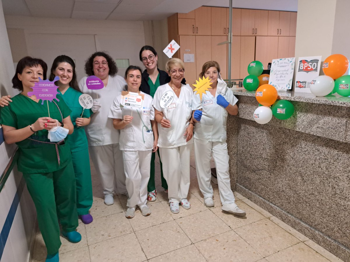 Os dejamos 👇alguna 📸 de las impulsoras de #caídas de nuestra área celebrando el día internacional de la #enfermeria