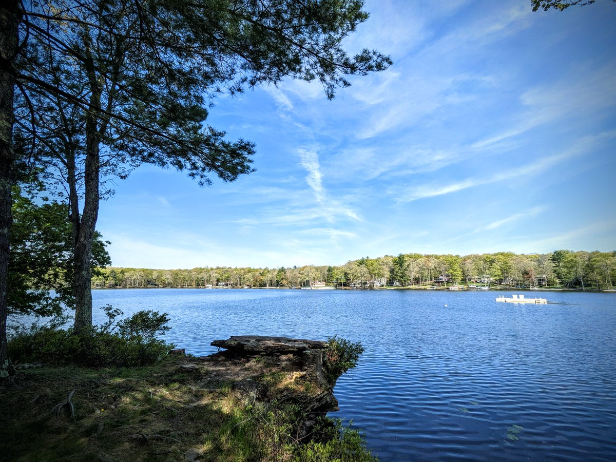 A beautiful start to the #weekend at one of our favorite places! Everyone enjoy that beautiful weather out there... the lake is calling! #poconomtns #hawleyPA #fridayfeeling