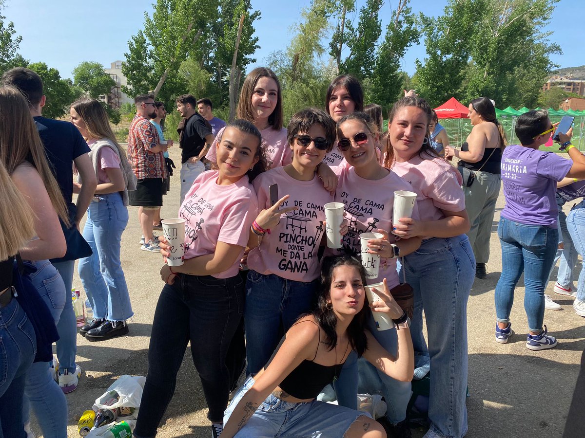 024Luciaa's tweet photo. Llegaron arreglando cosas que ni yo sabia q estaban rotas.......simplemente ELLAS💖 https://t.co/grHPvKx7O4
