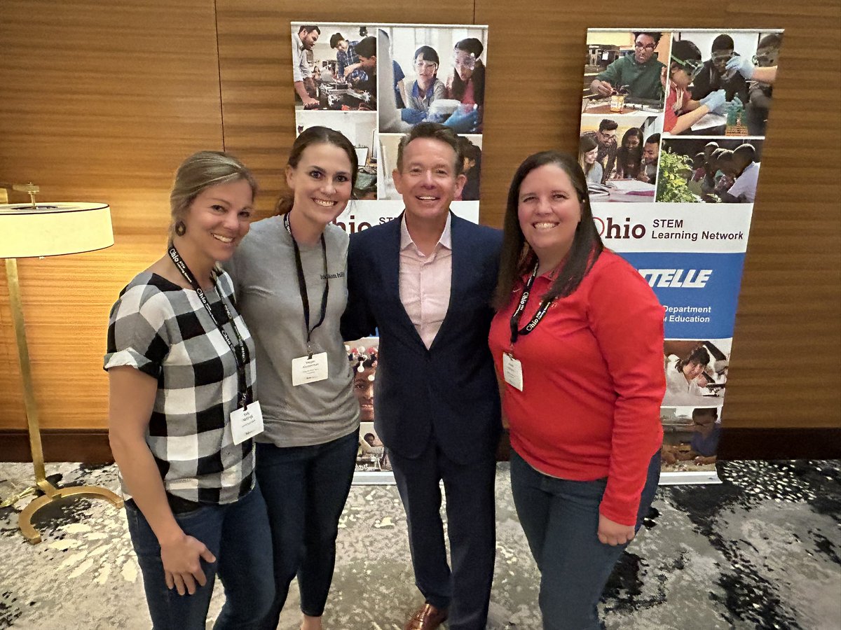 KlostermanMegan's tweet photo. BEST. DAY. EVER! @SteveSpangler  @hartingsteach  @IHMSMorrison https://t.co/ZB0LtUdmED