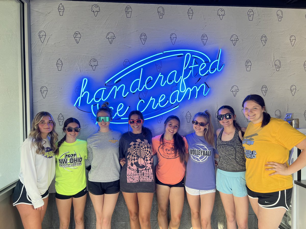 DVC_Defiance's tweet image. Do you even play at DVC if you don’t celebrate at Eric’s Ice Cream??? 🧐🍦 16 Gray wrapped up their season with some sand volleyball and ice cream!