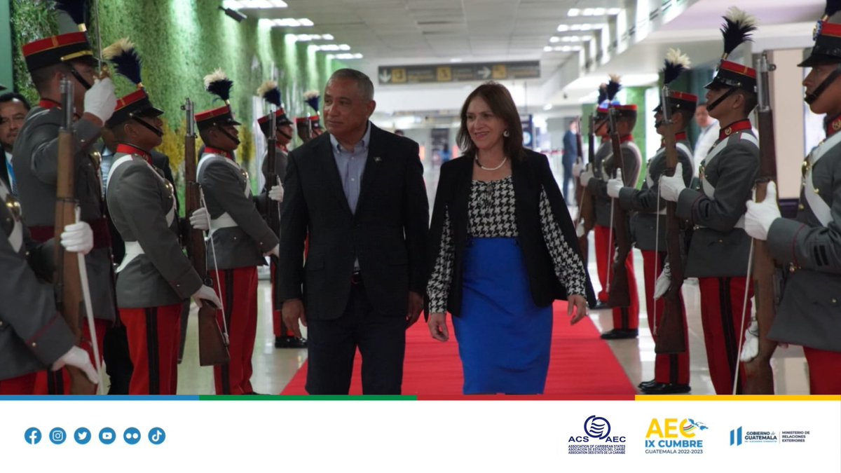 IXCumbreAECGT's tweet photo. Guatemala le dio la bienvenida a John Briceño, Primer Ministro de Belice, a la #IXCumbreAEC. https://t.co/xXoJB6oFXE