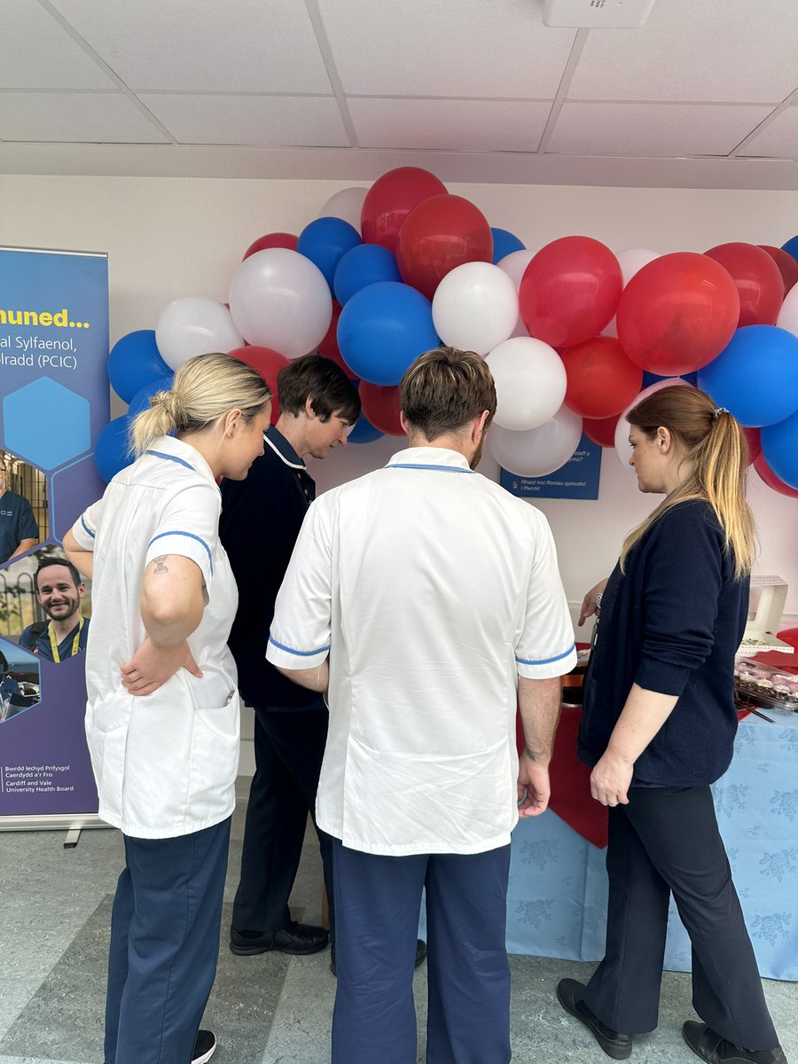 Sarcol70's tweet photo. Happy International Nurses’ day 2023 to all our fellow nurses - from the Acute Response Team and the Vale Locality. Was lovely catching up with so many nurses AHP’s and everyone else who popped in to see us!! #IND2023 @CV_UHB @annawelly16 @OverallSianie https://t.co/1e4TuxfbPt