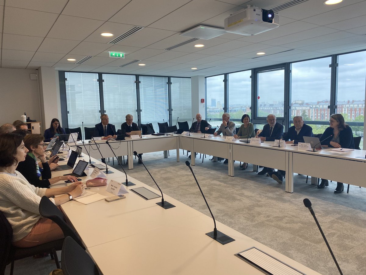 handidactique's tweet photo. Hier a eu lieu le Conseil National de la #charteRomainJacob au sein de l @Assur_Maladie. Nous avons fait un point sur les actions de l’Assurance Maladie et #Handidactique.
Nous allons travailler sur le déploiement des formations et la sensibilisation à l’#handicap auprès des pro. https://t.co/HqANCwx3GW
