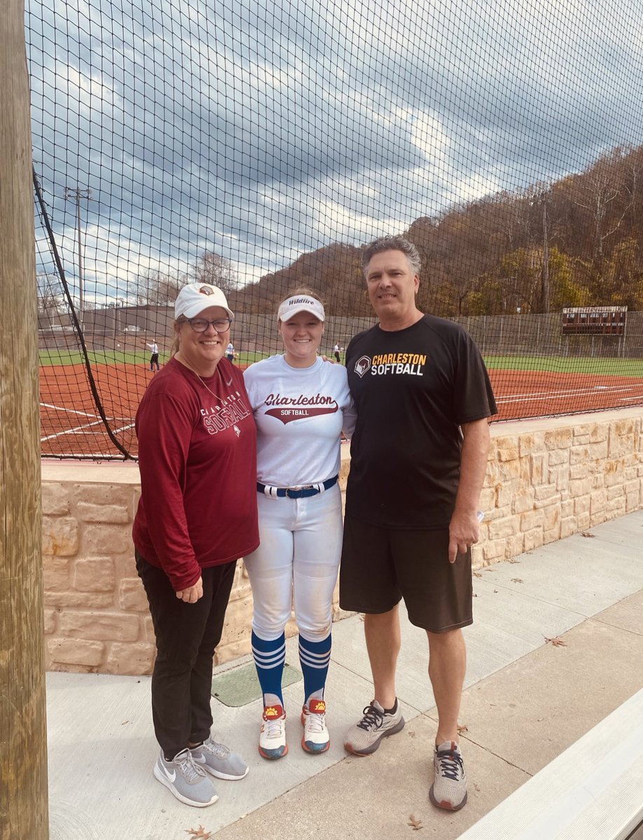 KaylorEmma's tweet photo. Go Golden Eagles 🦅🦅 #wingsup I can’t wait 🦅🦅 🥎 @ucwv_softball @ucwv_athletics @MichelleFrew7 @Wildfire18u @TCSoftball2020 @TCHSCeltics @OcalaPreps https://t.co/iTRtwAXw6b