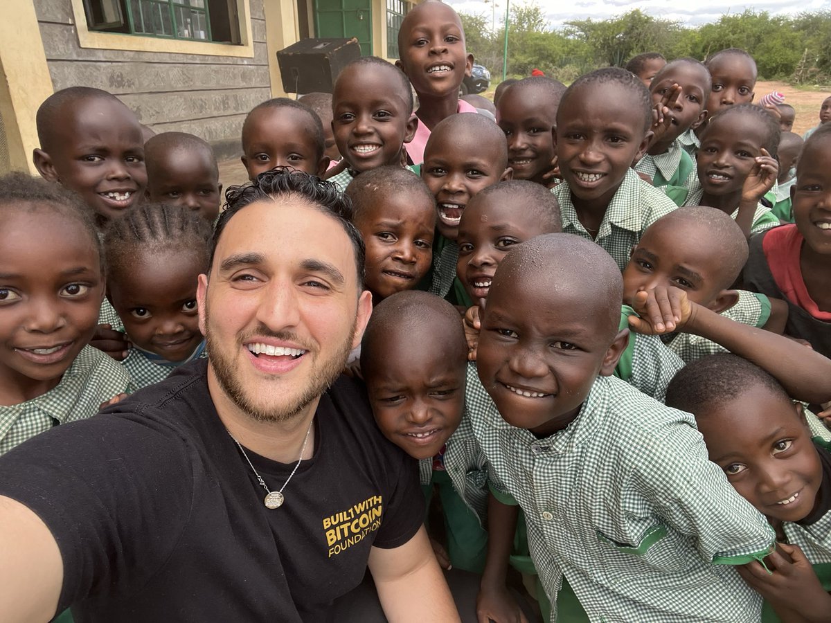YusufBWB's tweet photo. Can you guess where we are today? 🇰🇪 https://t.co/DdRTmEBcJI