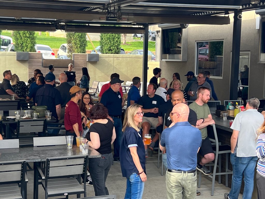 ClientResources's tweet photo. This week we had our CRi Alumni Event. We want to thank Primo's for their amazing atmosphere and service. We also want to thank everyone who came and reminded us how we can always #getitgreat
#gig #alumnievent https://t.co/fkue6rx5tw